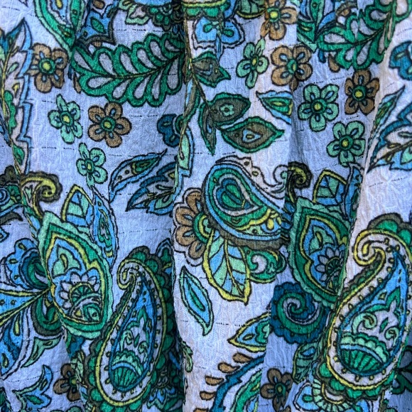 LOFT Floral Green White Crinkle Off Shoulder Paisley Cropped Top Wom Large NWT - Picture 5 of 11